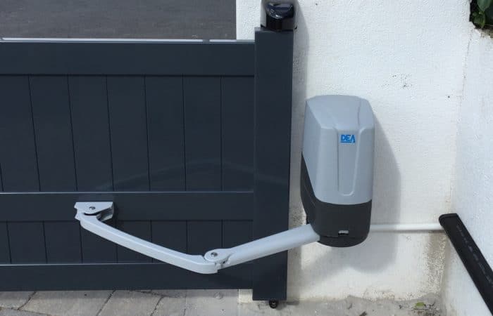 DEA articulated arm gate motor