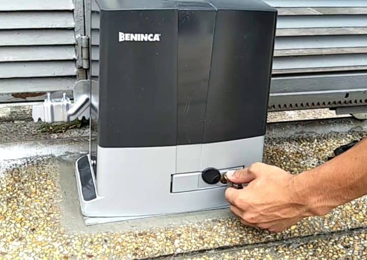 Beninca automatic sliding gate box