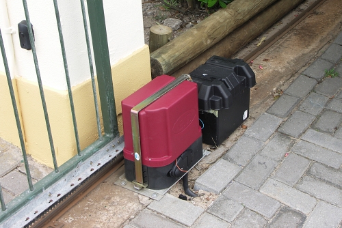 sliding electric gate motor in red